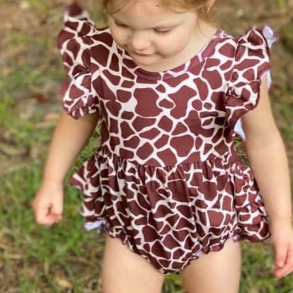 Giraffe Romper - Picture 1 of 2